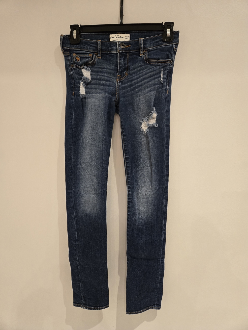 Abercrombie & Fitch Women's Distressed Skinny Jeans - Medium/Dark Blue